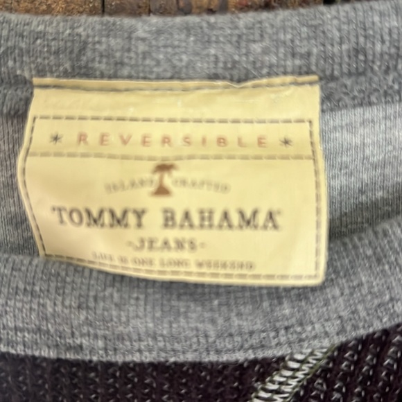 Very gently worn Tommy Bahama Thermal XL - Picture 2 of 3